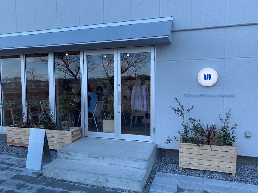カフェ＆シェアスペースTONARI GA KAWAオープンしました！！